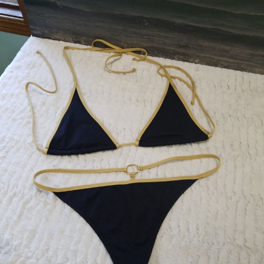 EUC Thong Bikini Victorias Secret Black Gold